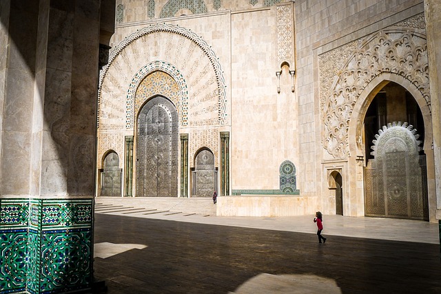 Courtyard Uzbekistan retreats for shade, tiles, and tea-slow evenings