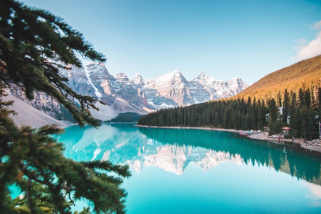 Lake Canada retreats for pine air and reflective waterside peace