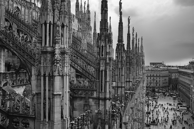Metrochic Milan Chambers for Fashionable Weekends and Polished Ease