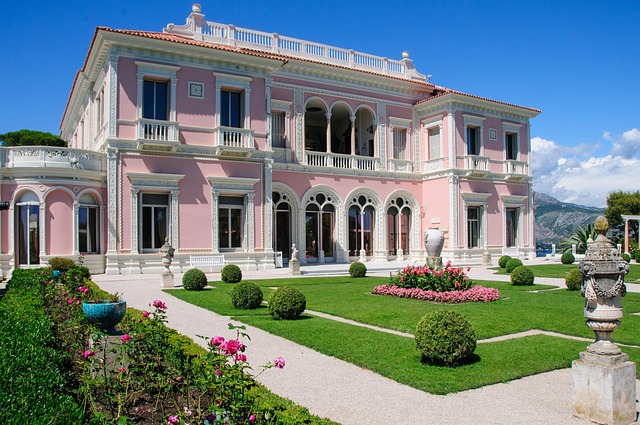 Rivieraquiet Cap Ferrat Sanctuaries with Marine Light and Refined Privacy