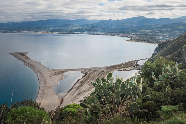 Sunwashed Sicily Estates for Baroque Beauty and Southern Sea Air